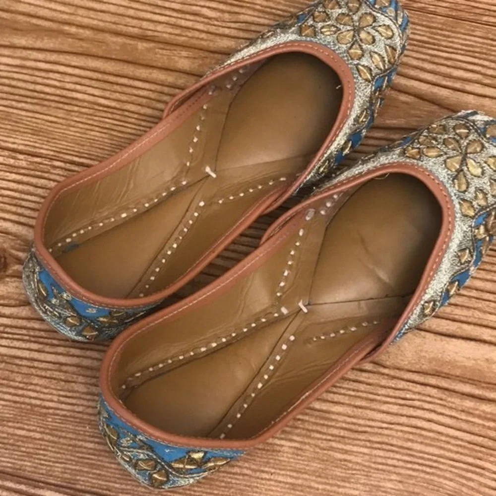 Embroidered Girls bright colored slip on‎ flats size 2